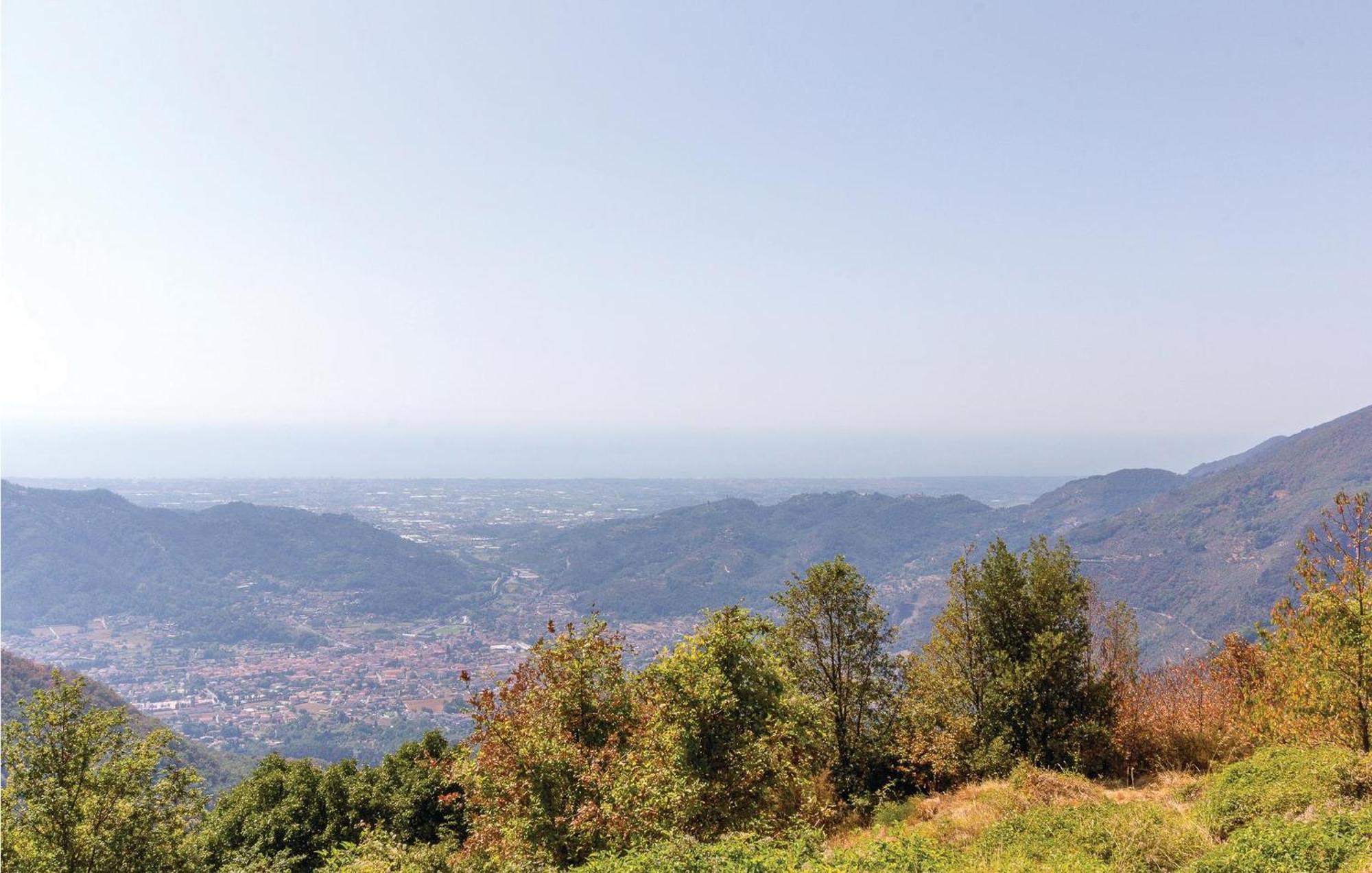 Beautiful Home In Pieve A Elici -Lu- With Kitchen Massarosa Extérieur photo